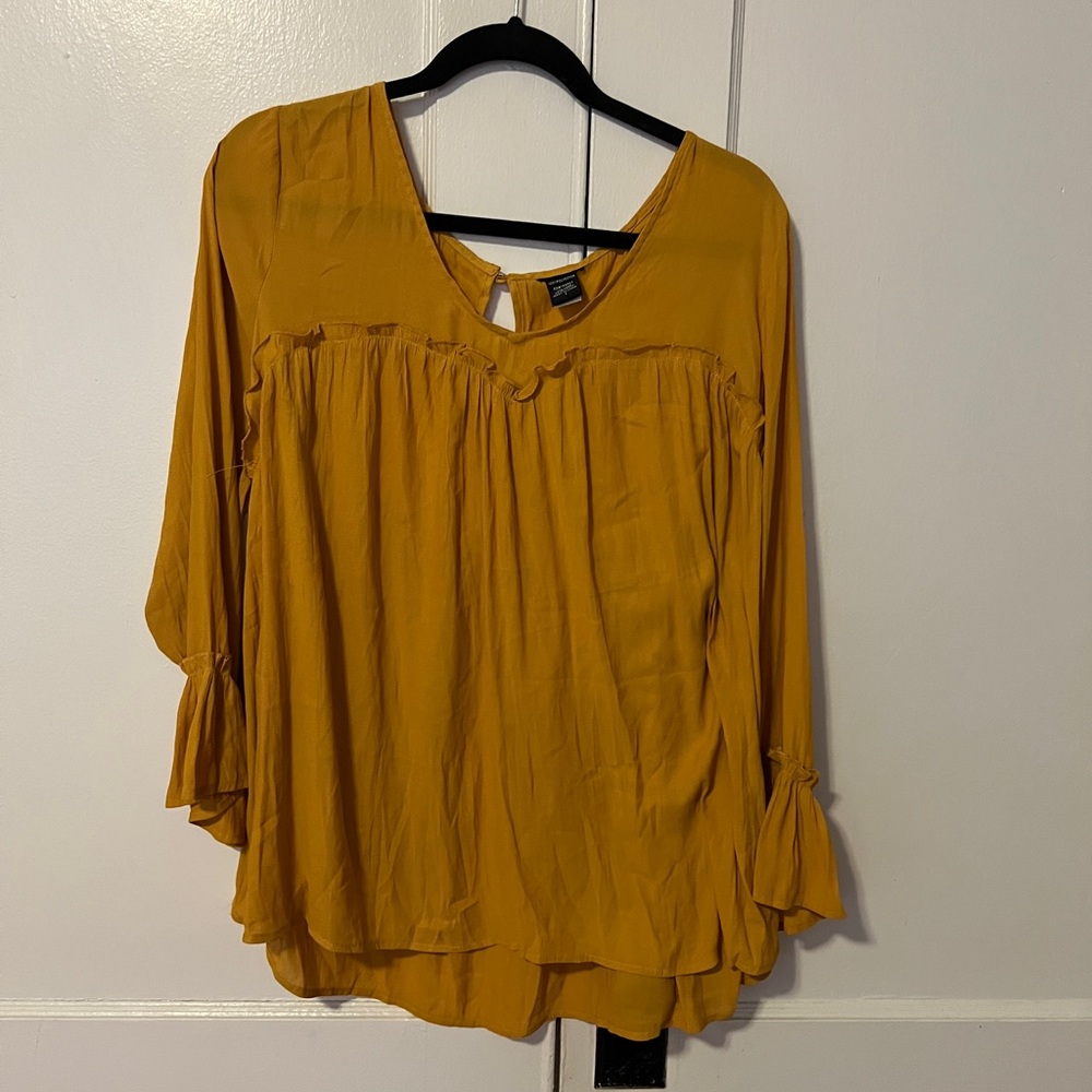 Torrid Mustard Yellow Flowy Bell-Sleeve Top – Size 1